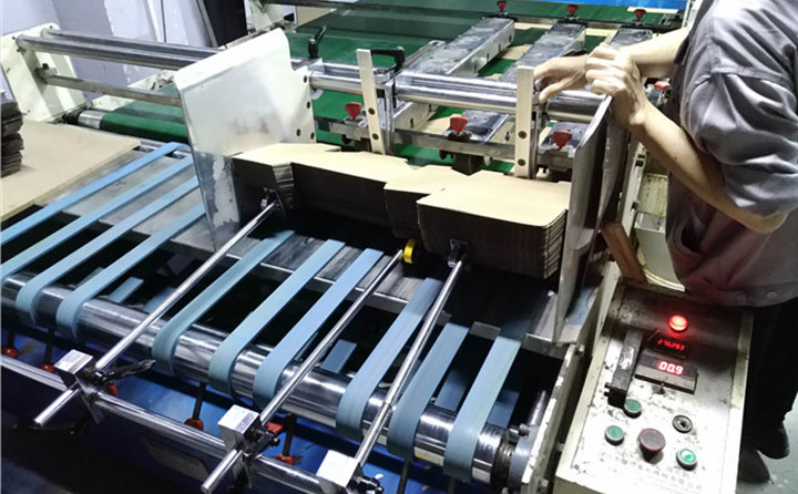 粘盒機(jī) 粘盒機(jī)