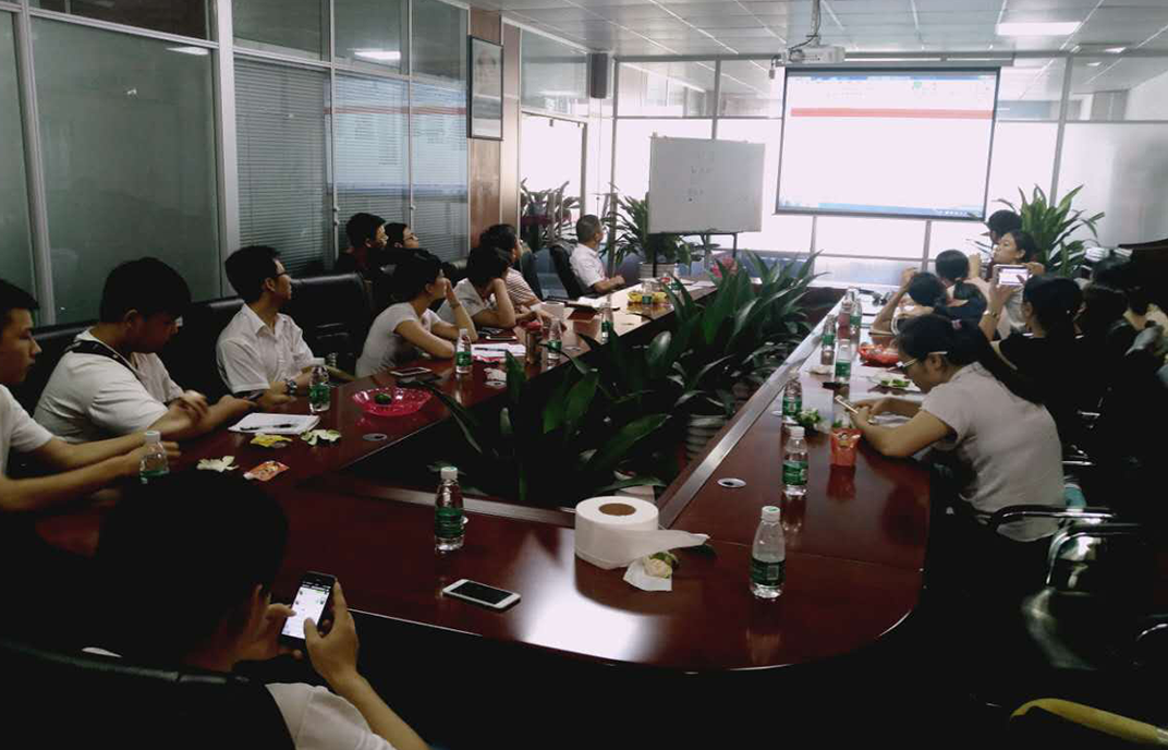 陸軍戰(zhàn)隊(duì)光明新區(qū)幫扶小組第二次在勁華電子公司指導(dǎo)