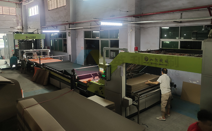 全自動(dòng)裱坑機(jī)